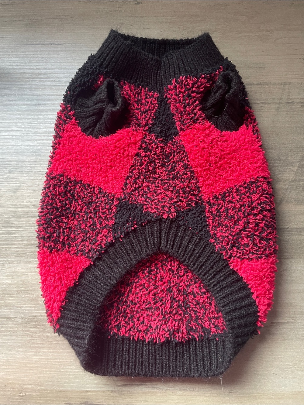 🩵 5 for $25 🩵 Old Navy Red & Black Buffalo Plaid Fuzzy Dog Sweater - Picture 2 of 3